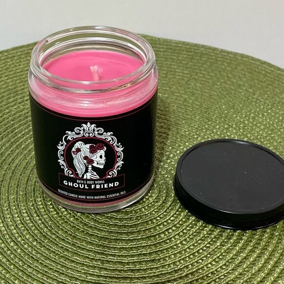 Bath & Body Works Ghoul Friend Candle NWT - Picture 2 of 2